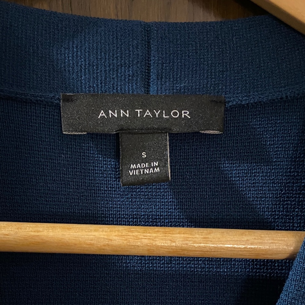 MaxMara Deep Blue Blazer with Gold Buttons - Picture 2 of 4
